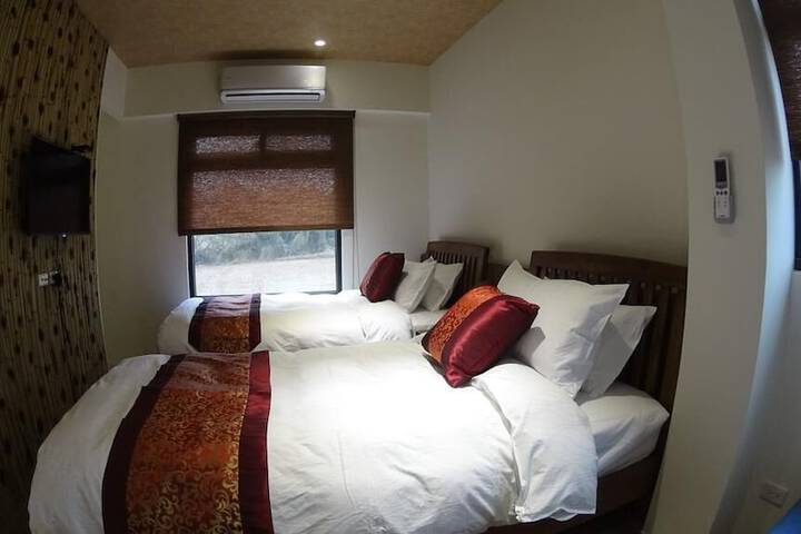 Room 7 of 42