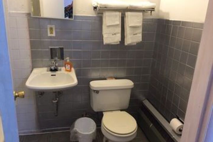 Room 5 of 44
