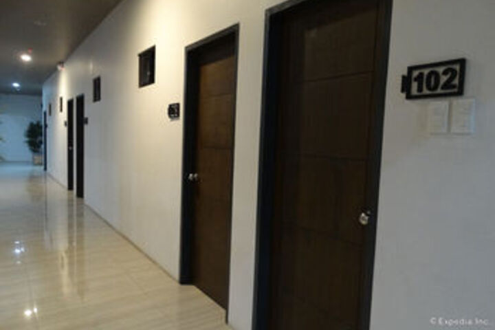 Ballroom/Hall 17 of 28