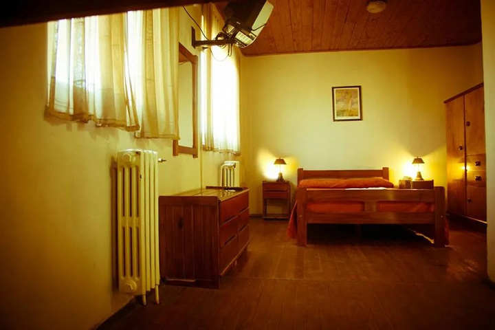 Room 3 of 15