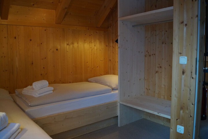 Room 6 of 30