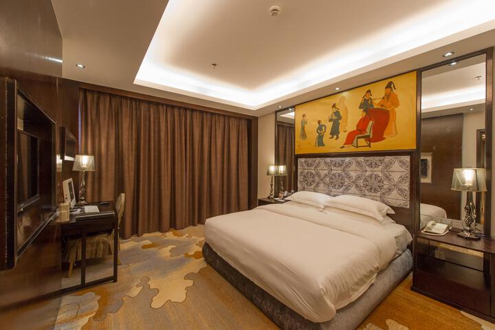 Room 15 of 27