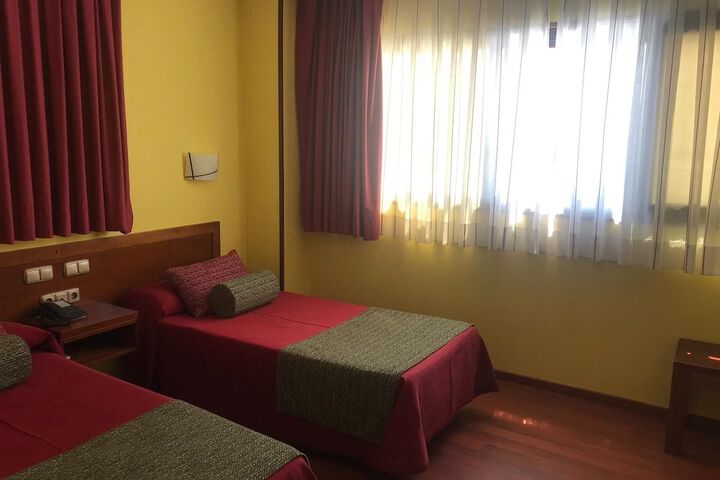 Room 2 of 21