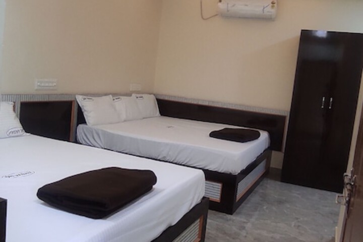 Sri Vasavi Residency