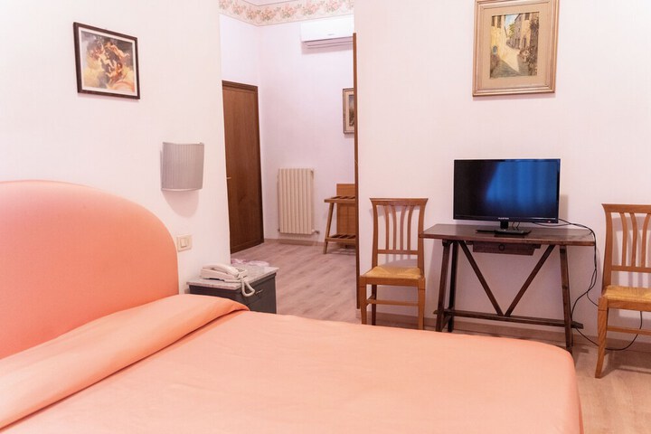 Room 20 of 141