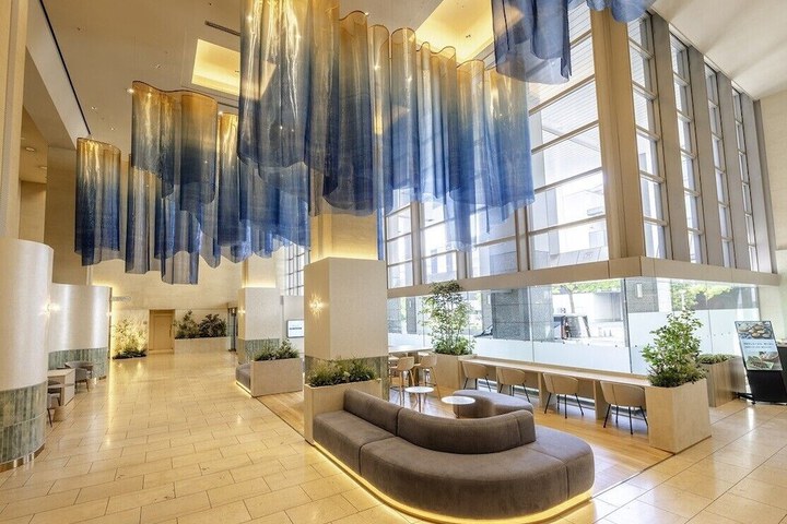 Entrance & Lobby