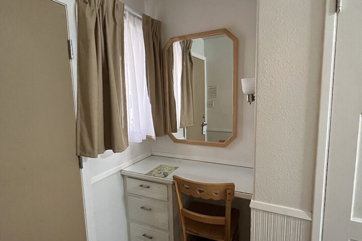Room 44 of 133