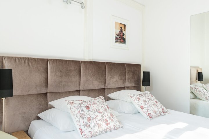 Room 16 of 50