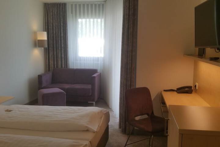 Room 16 of 76