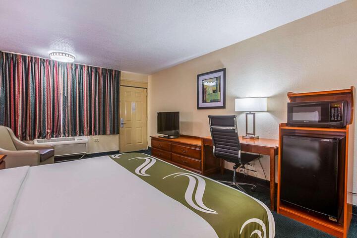 Superior King Bed (7 of 17)