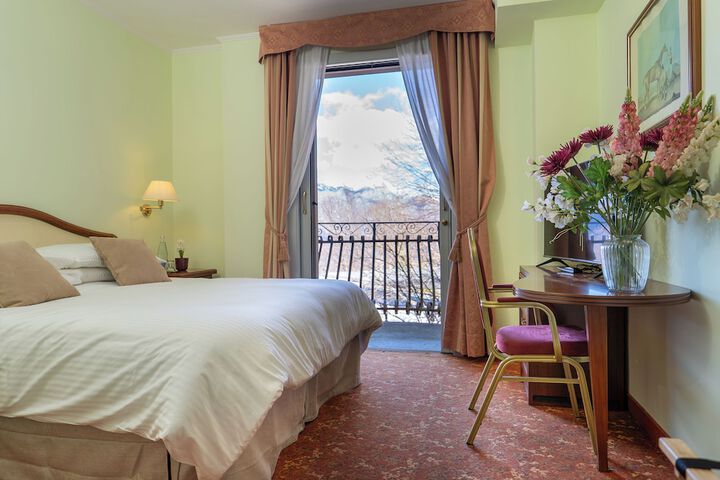 Room 2 of 27