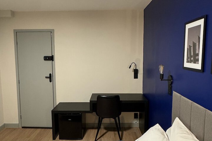 Room 61 of 93