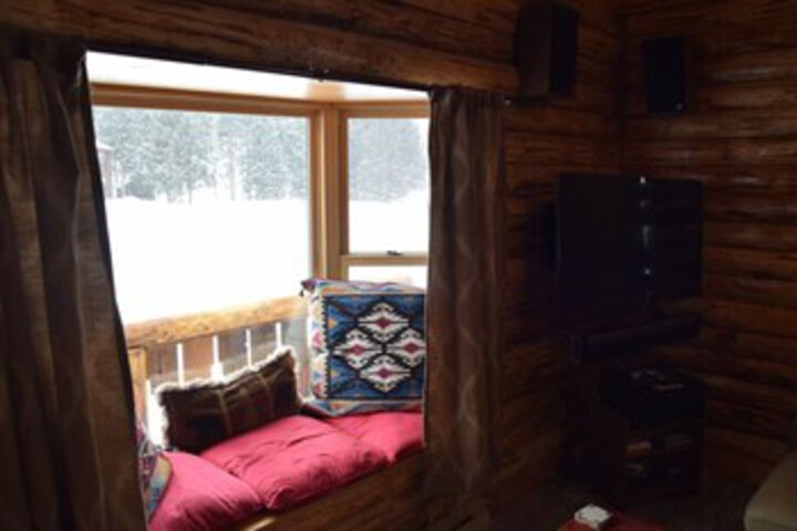 Room 12 of 32