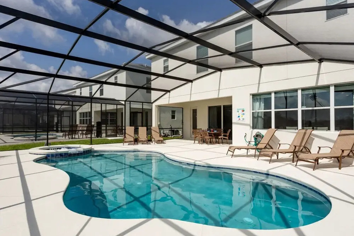 Pool 11 of 23