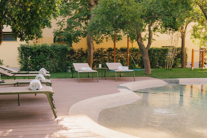 Pool 59 of 99
