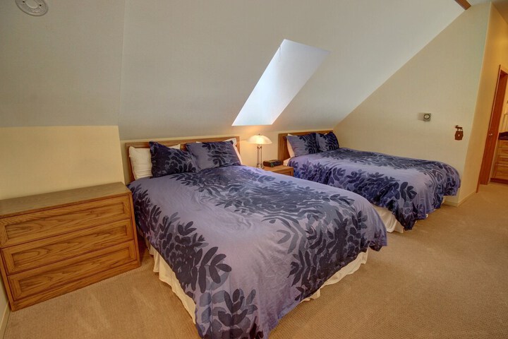 Room 4 of 89