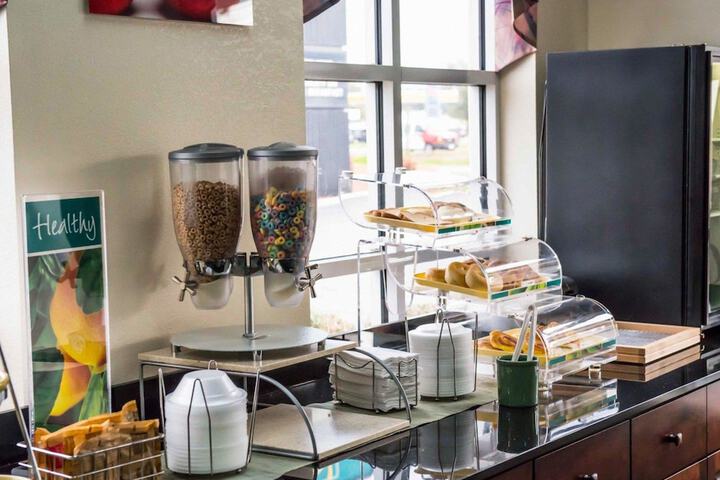 Breakfast/Coffee Service 30 of 34