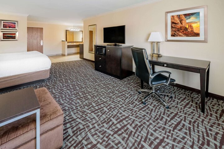 Room 21 of 48