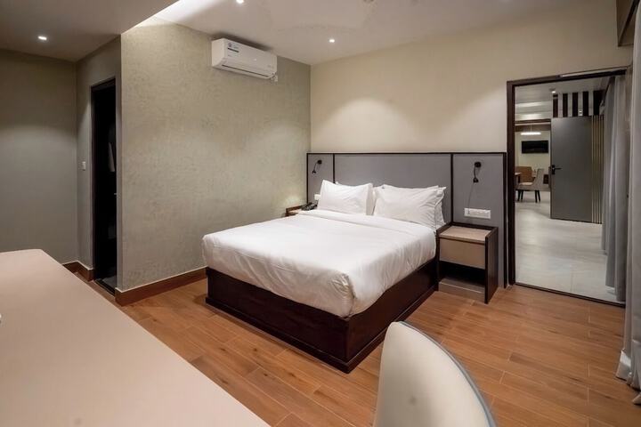 Room 19 of 43