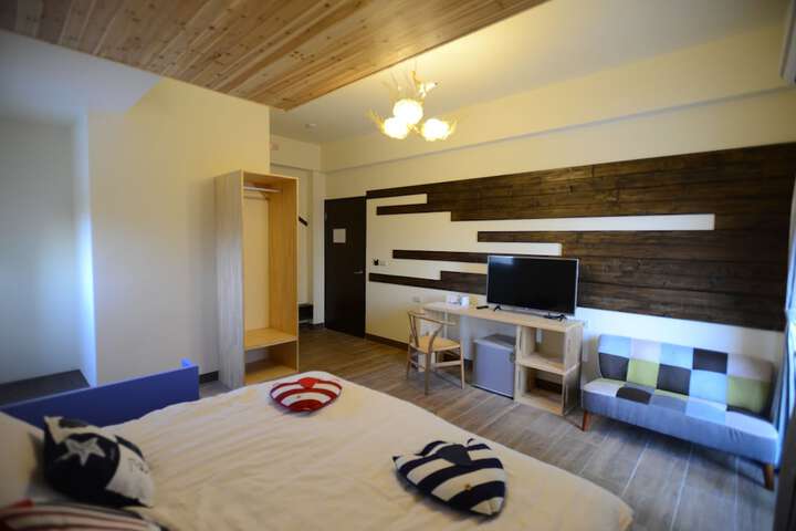 Room 6 of 31