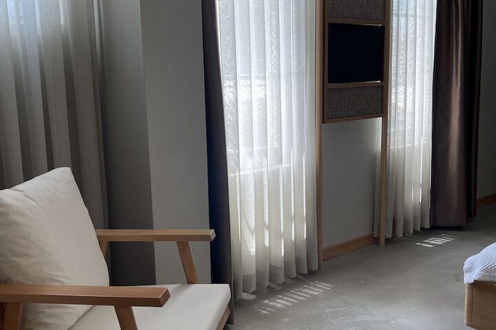 Room 20 of 64