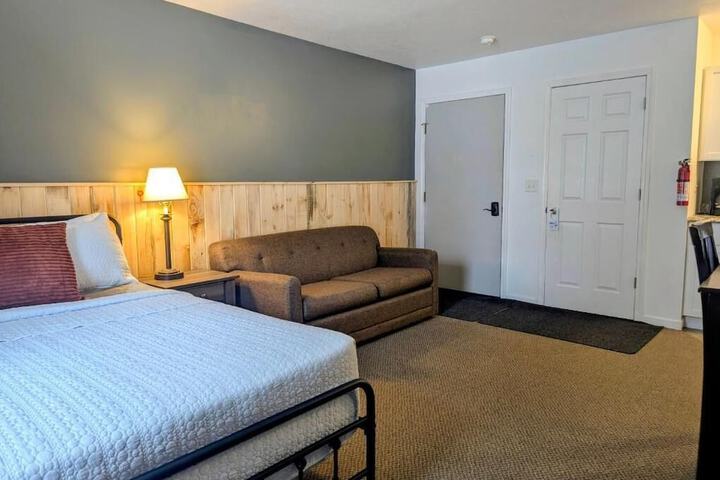 Room 30 of 53