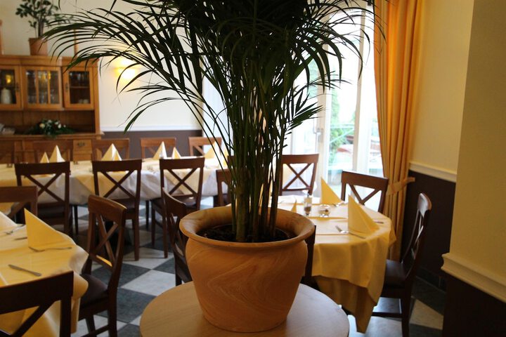 Dining 46 of 71
