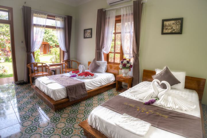 Room 8 of 28