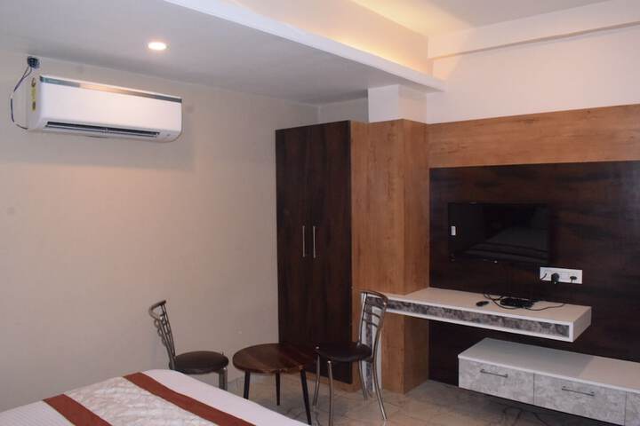 Room 10 of 21
