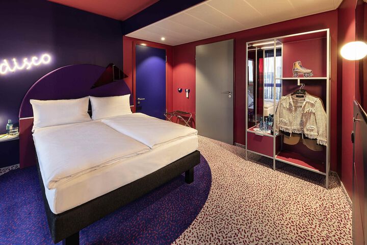 Room 34 of 65