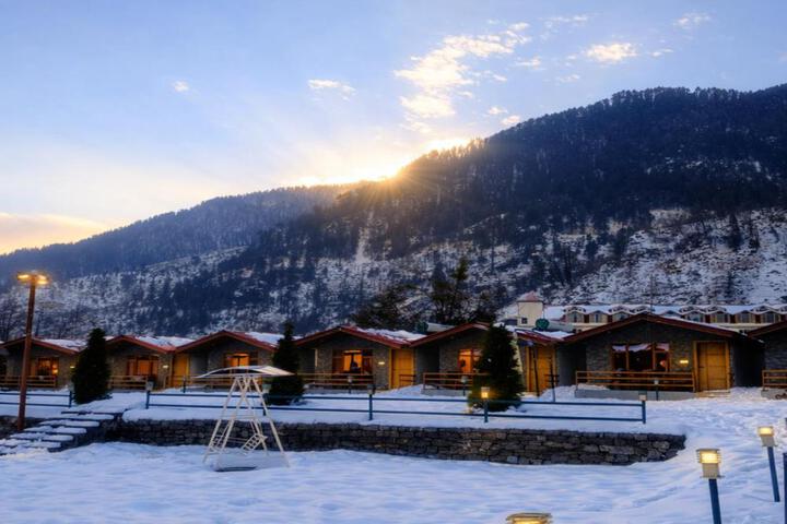 Flora Hills Manali