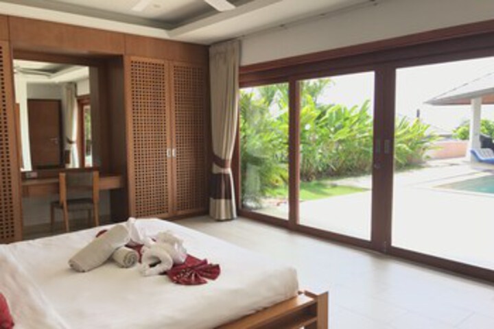 Room 8 of 26