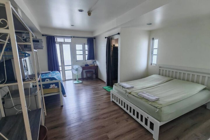 Room 33 of 71