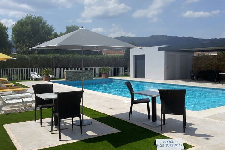 Sundeck 43 of 53