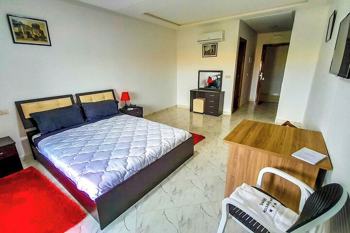 Room 3 of 20