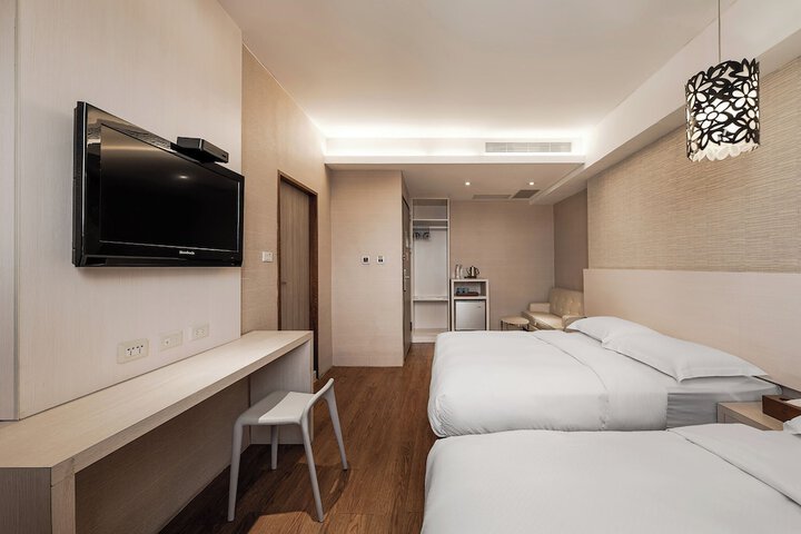 Room 42 of 65