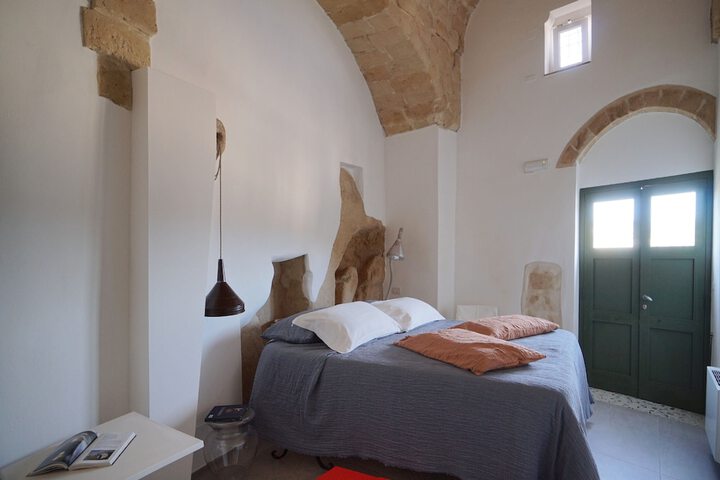 Room 5 of 28
