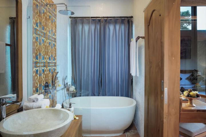 Room 16 of 35