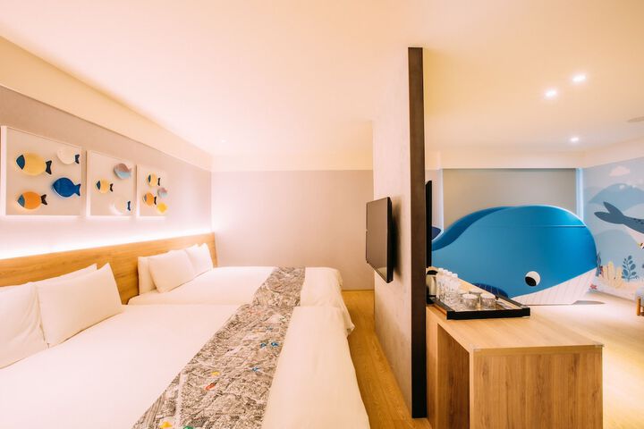 Room 90 of 210