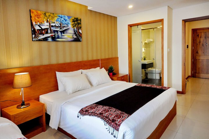Room 77 of 230