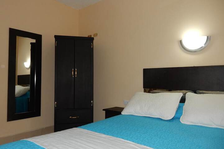 Room 8 of 27
