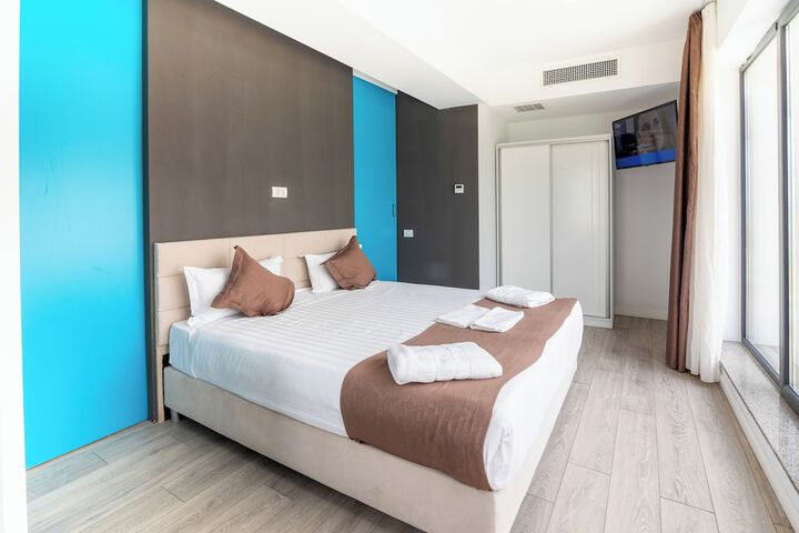 Room 5 of 34