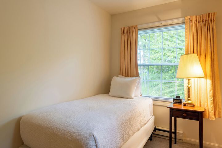 Queen Bed Accessible (9 of 38)