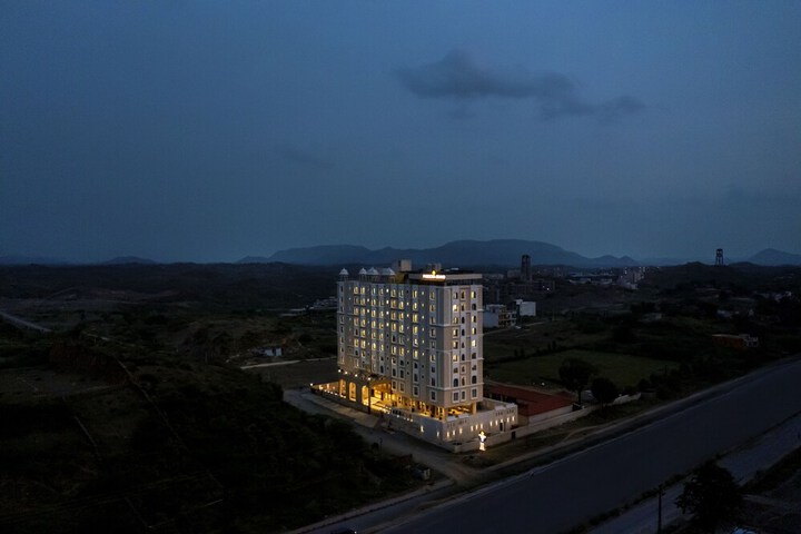 Hotel 74 of 76
