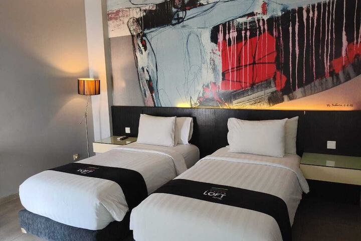 Room 17 of 36