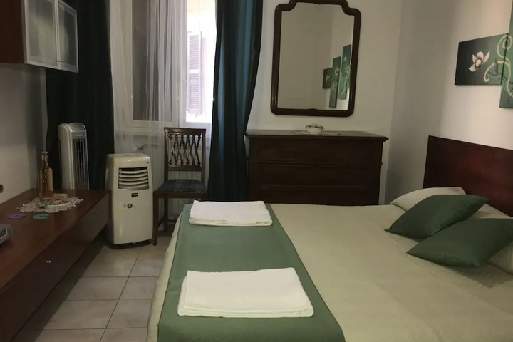 Room 3 of 12