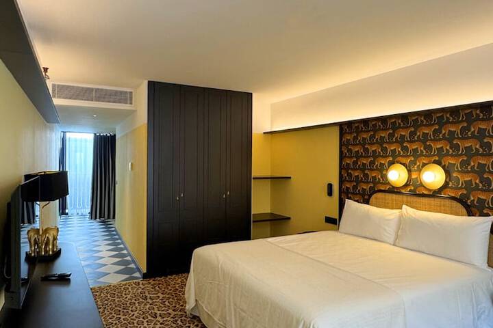 Room 7 of 54