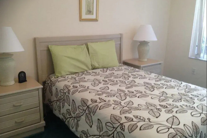Room 2 of 25