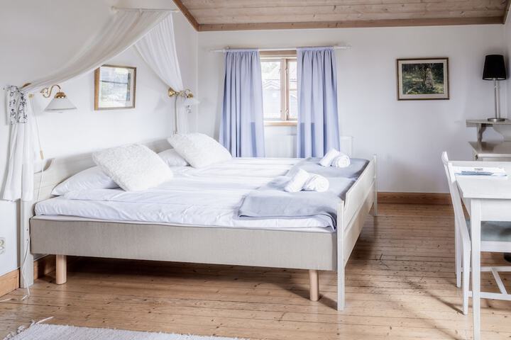 Room 15 of 63