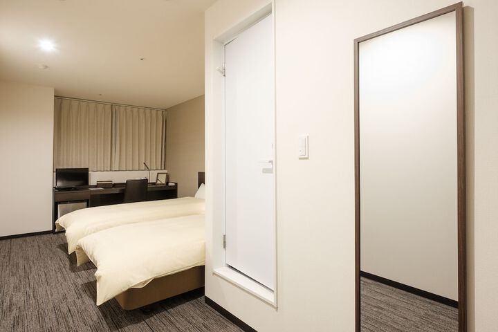 Room 4 of 55